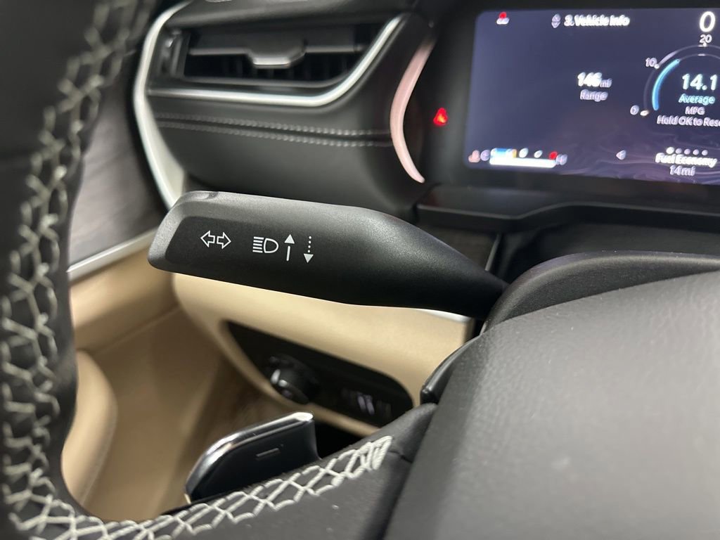 New 2025 Jeep Grand Cherokee Limited image 40