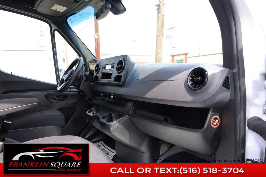 Used 2024 Mercedes-Benz Sprinter 2500 image 21