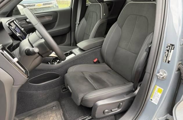Used 2023 Volvo C40 P8 Recharge Ultimate w/ Protection Package Premier AWD/4WD image 5