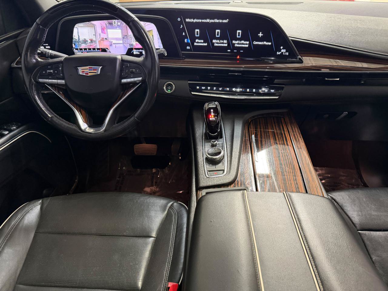 Used 2023 Cadillac Escalade Premium Luxury AWD/4WD image 29