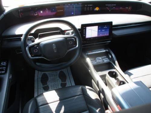 Used 2024 Lincoln Nautilus Reserve w/ Equipment Group 202A image 6