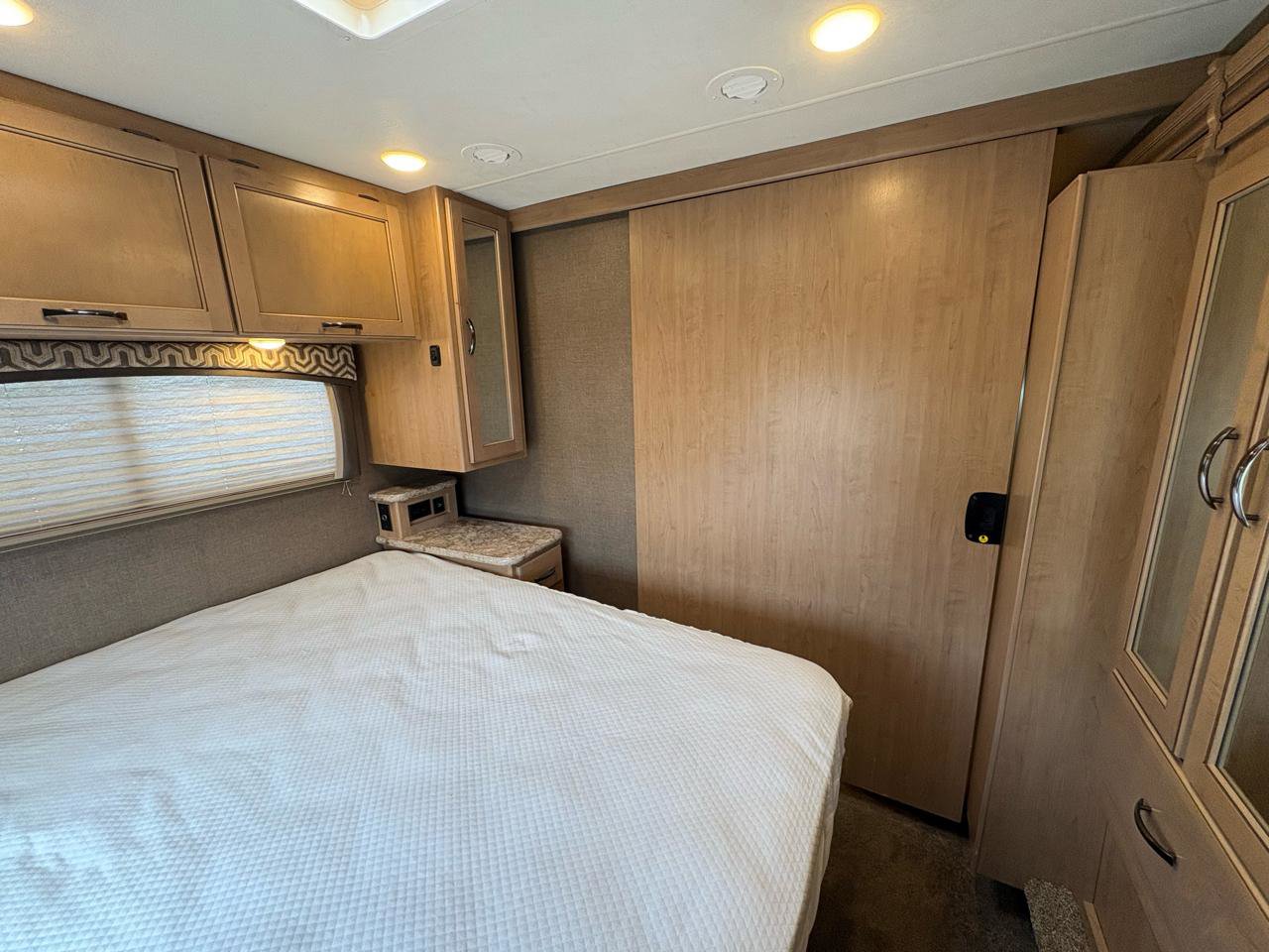 Used 2018 Ford E-450 and Econoline 450 Super Duty w/ Motorhome Prep Package RWD image 77