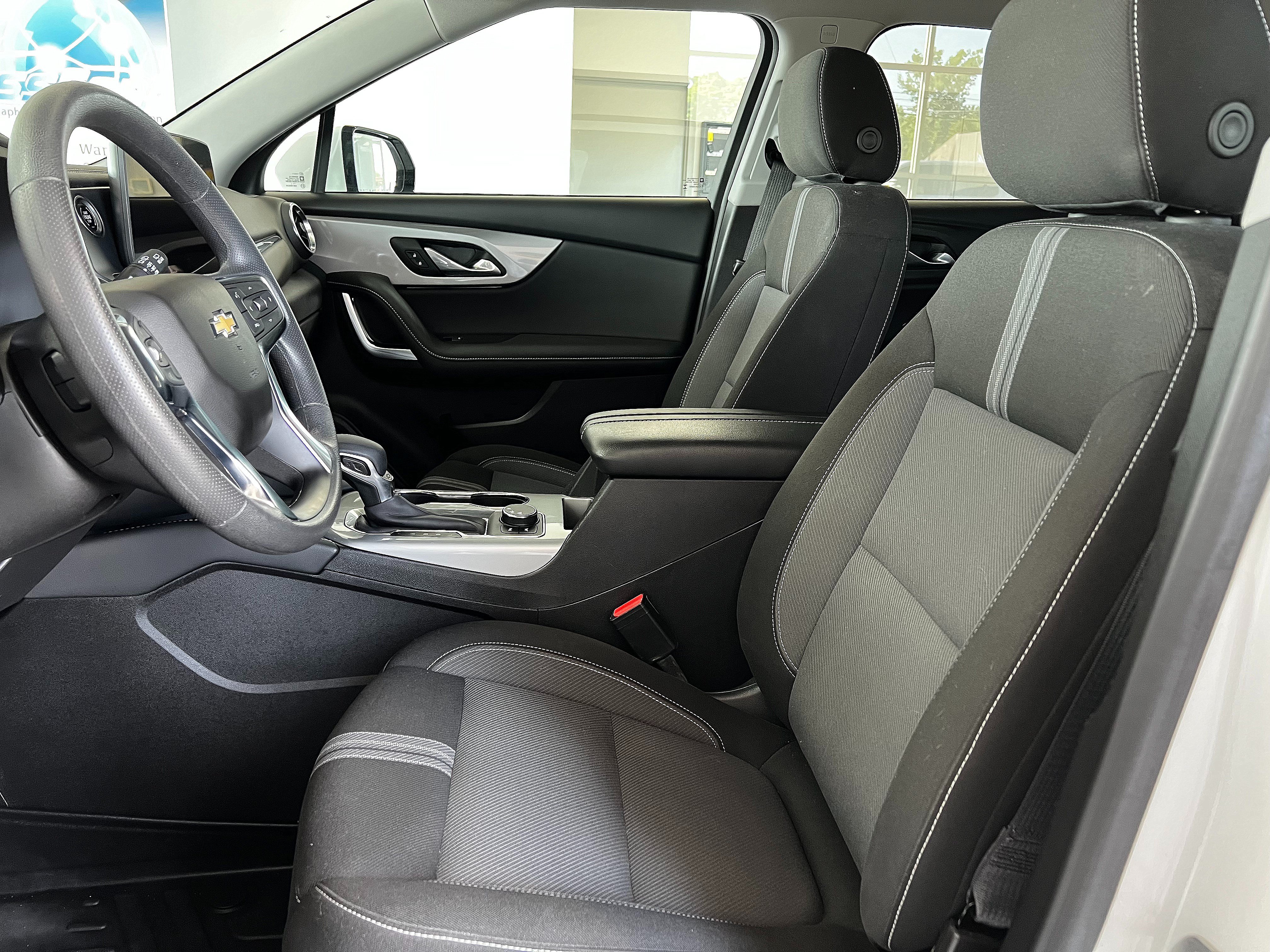 Used 2024 Chevrolet Blazer LT w/ Convenience Package FWD image 11