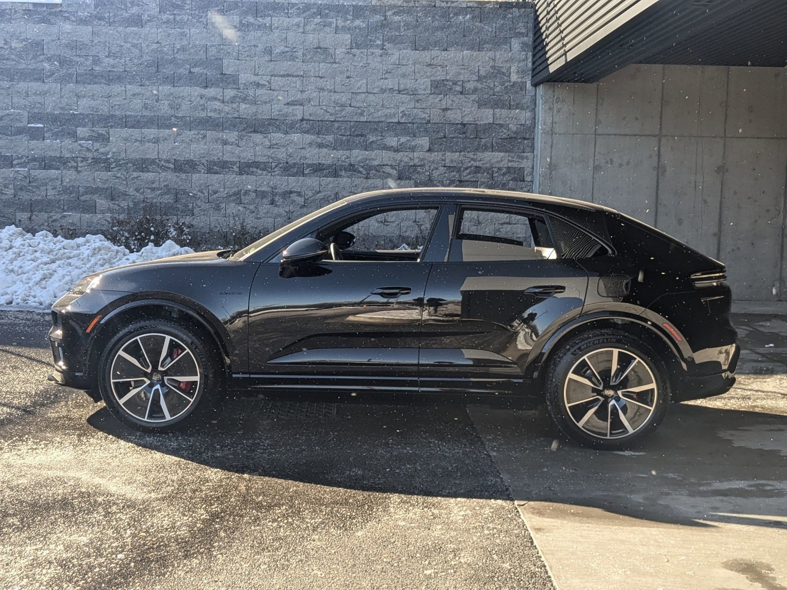 Used 2025 Porsche Macan Turbo Electric image 2
