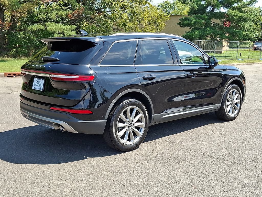 Used 2022 Lincoln Corsair AWD w/ Premium Package image 9
