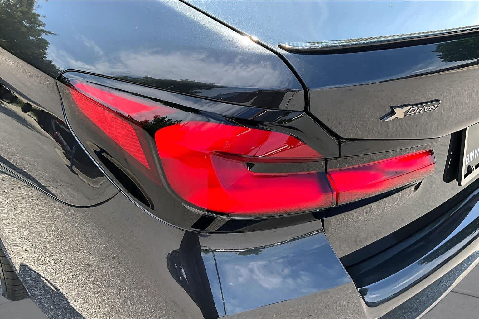 Used 2023 BMW M550i xDrive w/ Executive Package AWD/4WD image 29