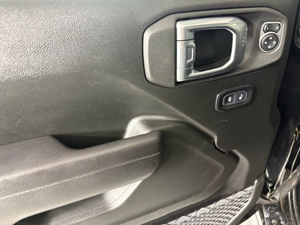 Used 2023 Jeep Wrangler Unlimited Rubicon 4xe AWD/4WD image 17