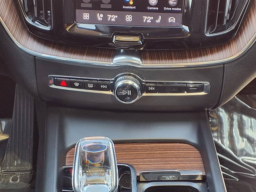 Certified 2023 Volvo XC60 B5 Ultimate w/ Climate Package AWD/4WD image 19