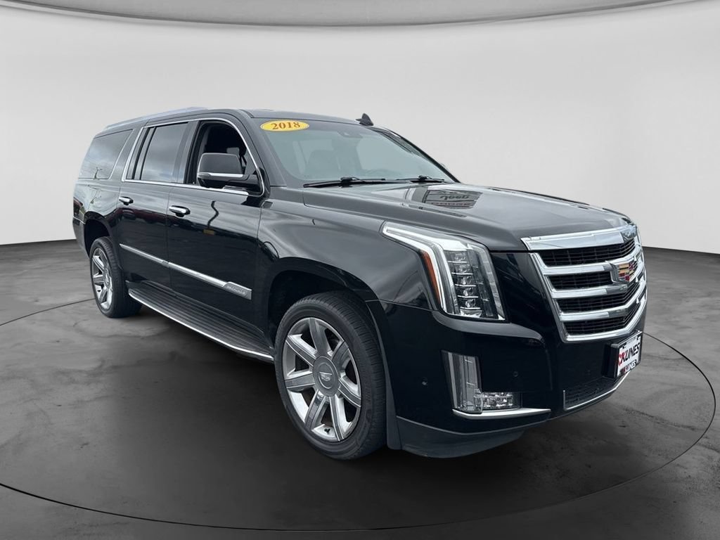 Used 2018 Cadillac Escalade ESV Luxury AWD/4WD image 2