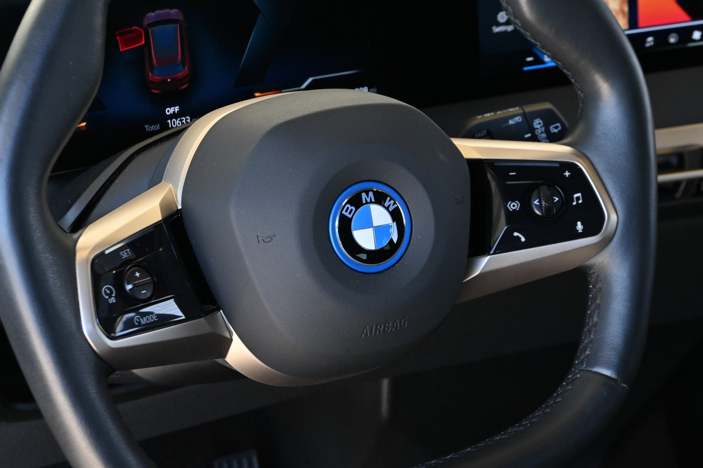 Certified 2025 BMW iX xDrive50 AWD/4WD image 38