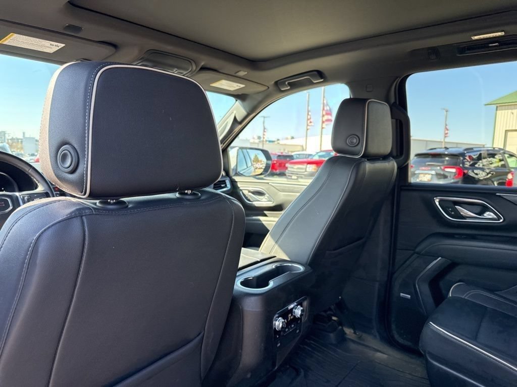 Used 2023 GMC Yukon XL SLT w/ SLT Premium Package AWD/4WD image 39
