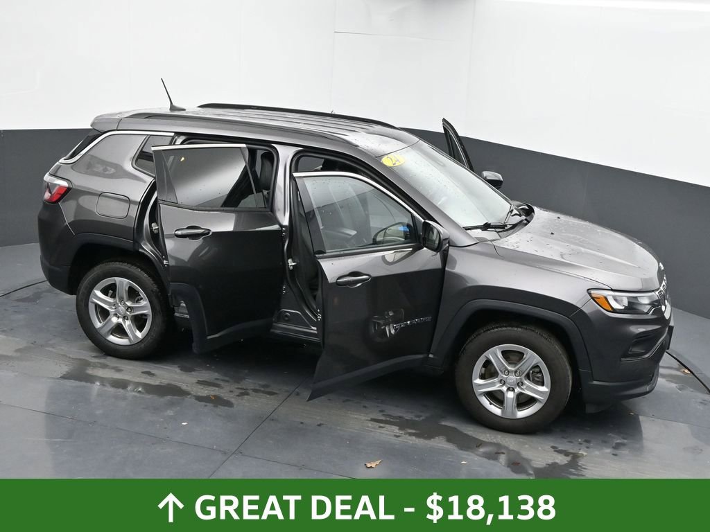 Used 2024 Jeep Compass Latitude image 70