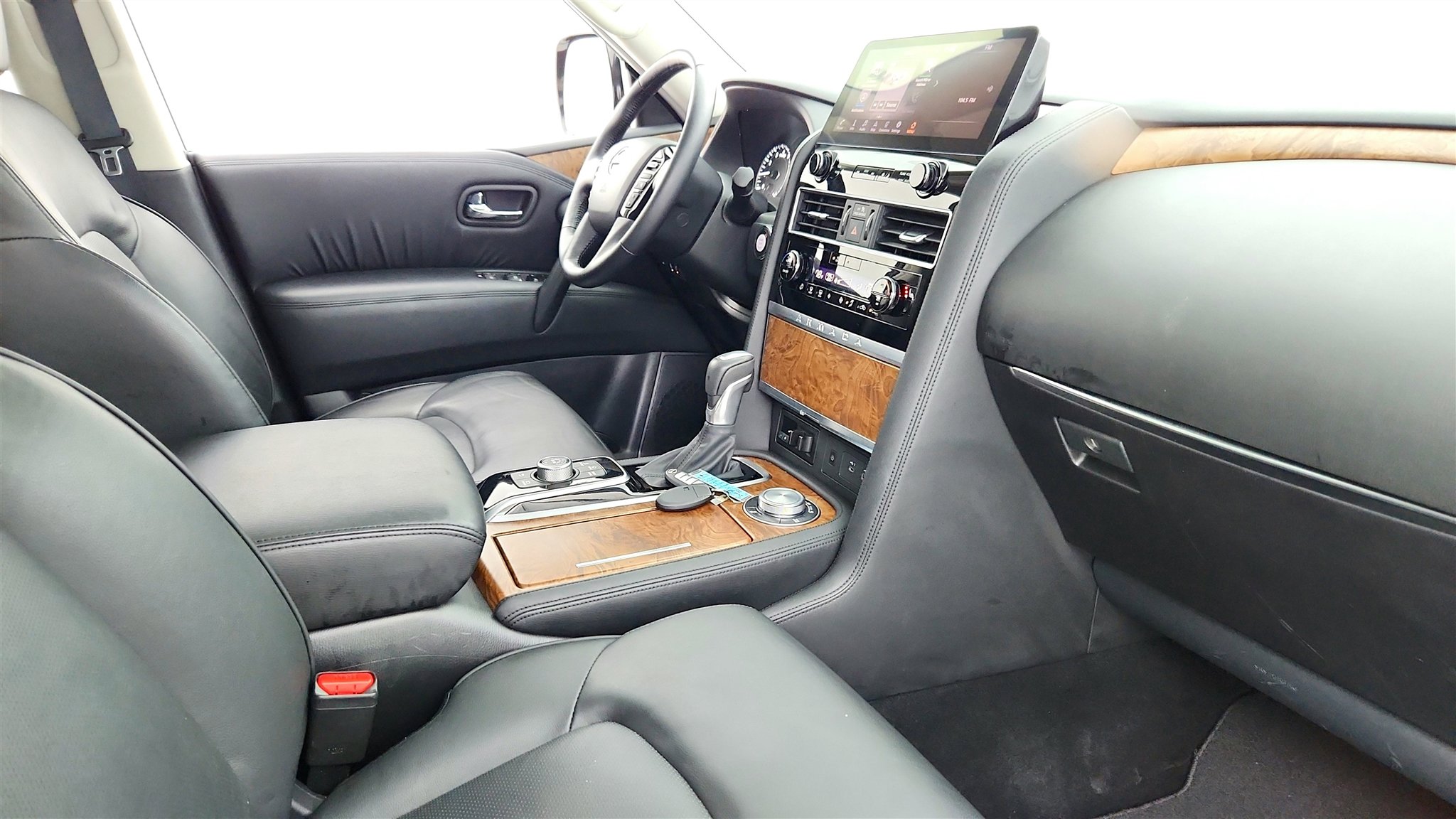 Used 2024 Nissan Armada SL w/ Captain's Chairs Package image 19