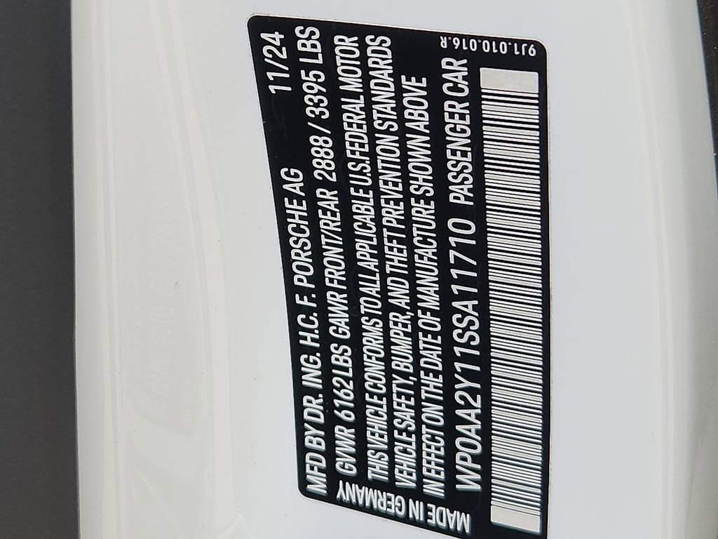 Used 2025 Porsche Taycan image 28