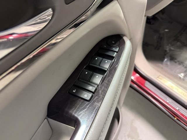 Used 2015 Buick Enclave Leather FWD image 12
