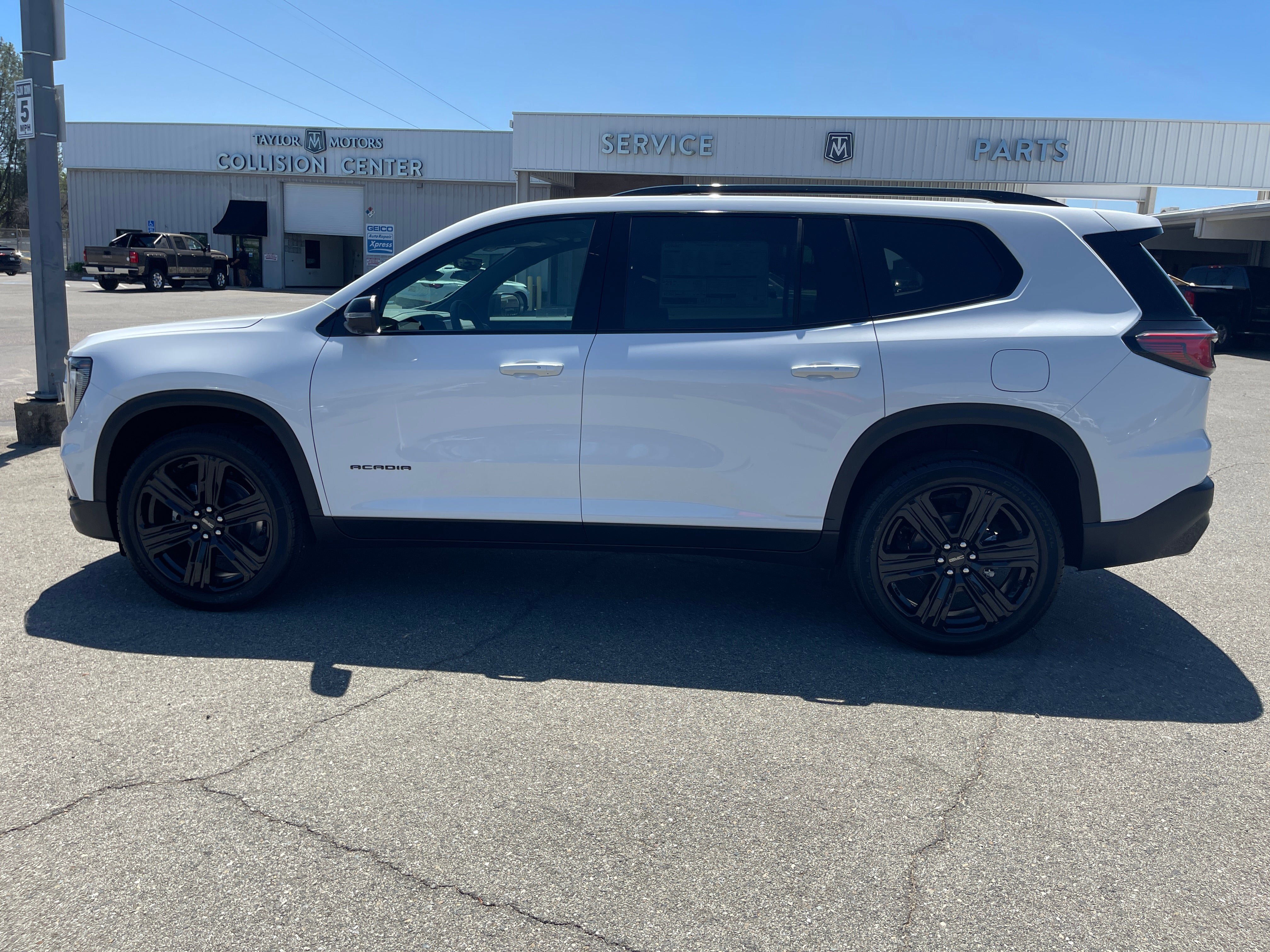 New 2026 GMC Acadia Elevation w/ Black Edition AWD/4WD image 8