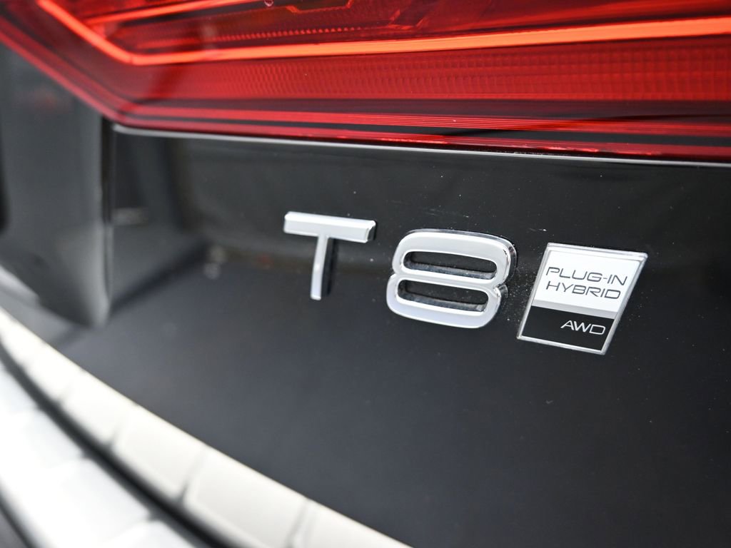 Used 2025 Volvo XC60 T8 Ultra w/ Protection Package Premier image 19