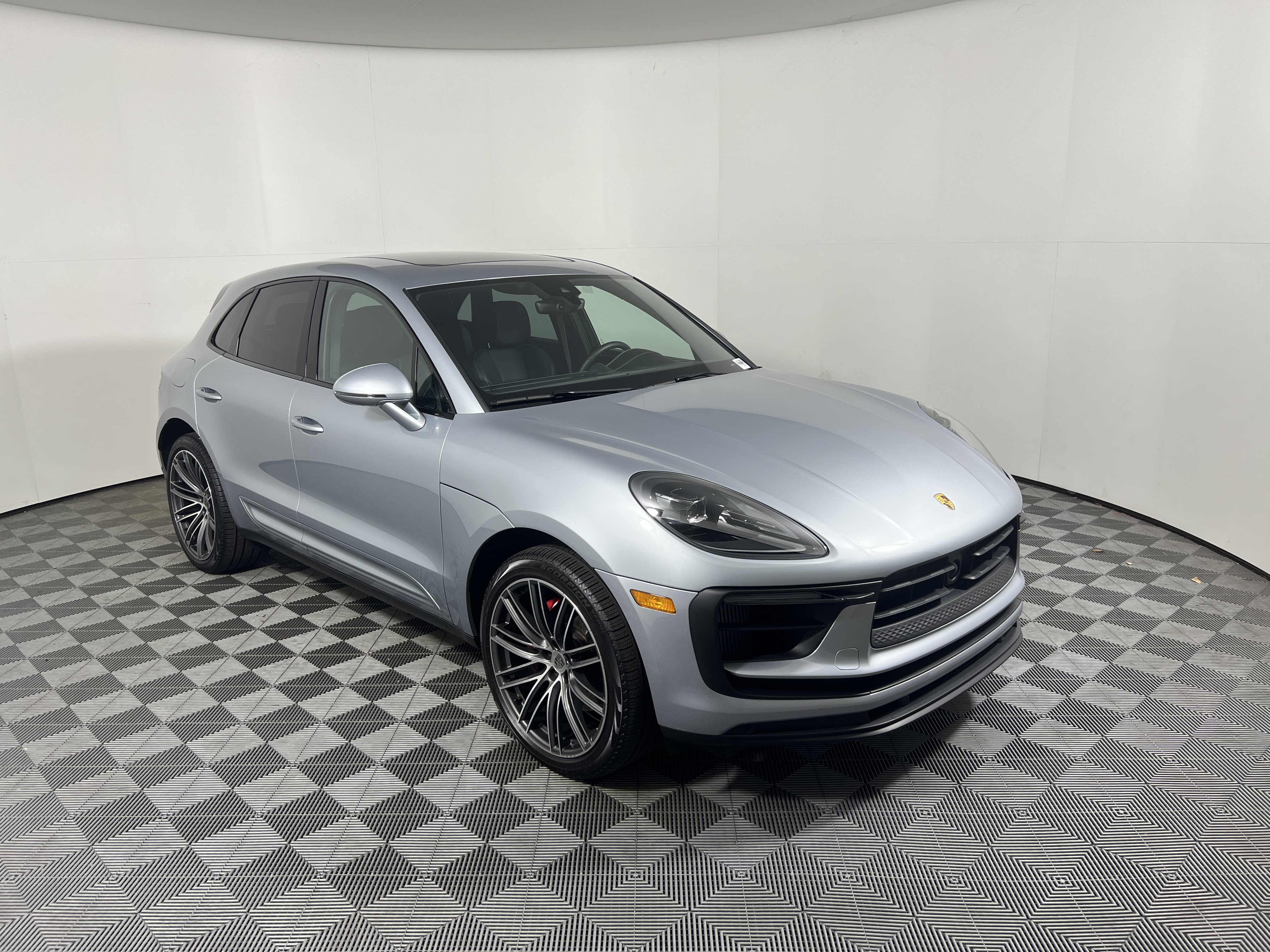 Certified 2026 Porsche Macan S AWD/4WD image 9