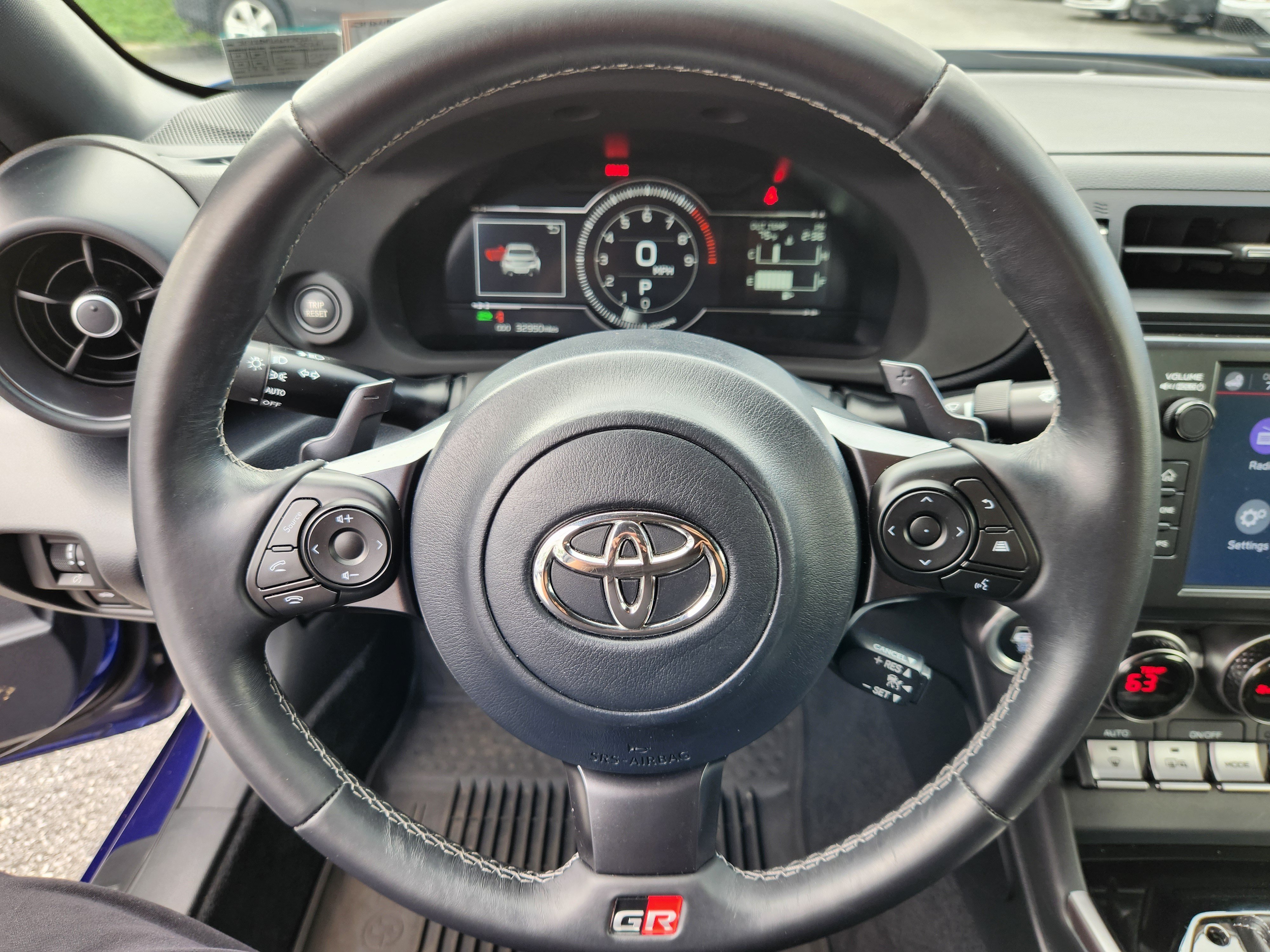 Used 2022 Toyota GR86 Premium RWD image 9