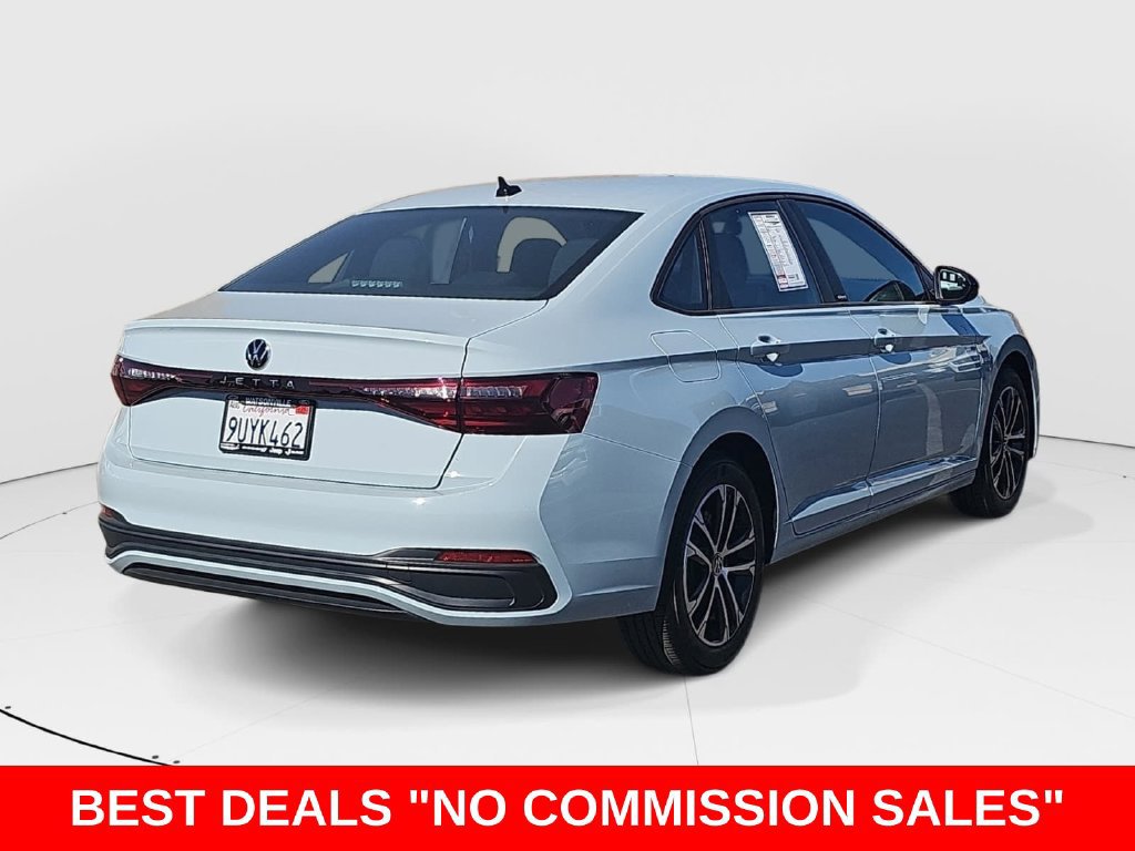 Used 2025 Volkswagen Jetta Sport FWD image 3