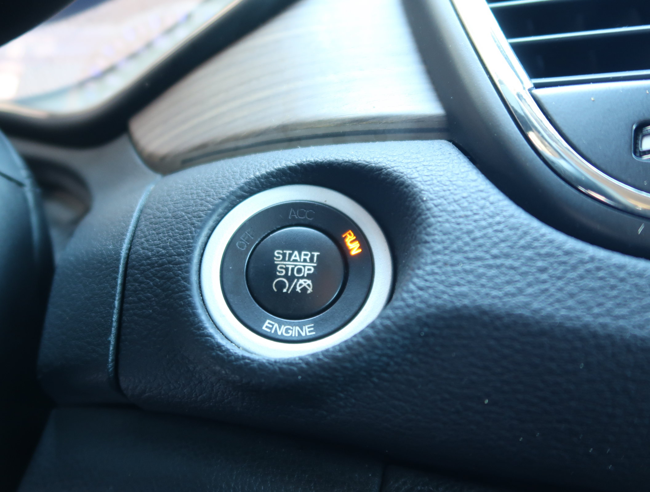 Used 2015 Chrysler 200 C w/ Navigation & Sound Group I FWD image 30