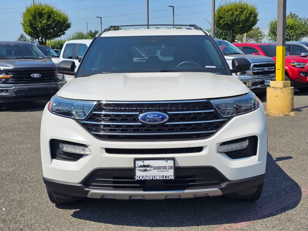 Used 2020 Ford Explorer XLT w/ Equipment Group 202A AWD/4WD image 2