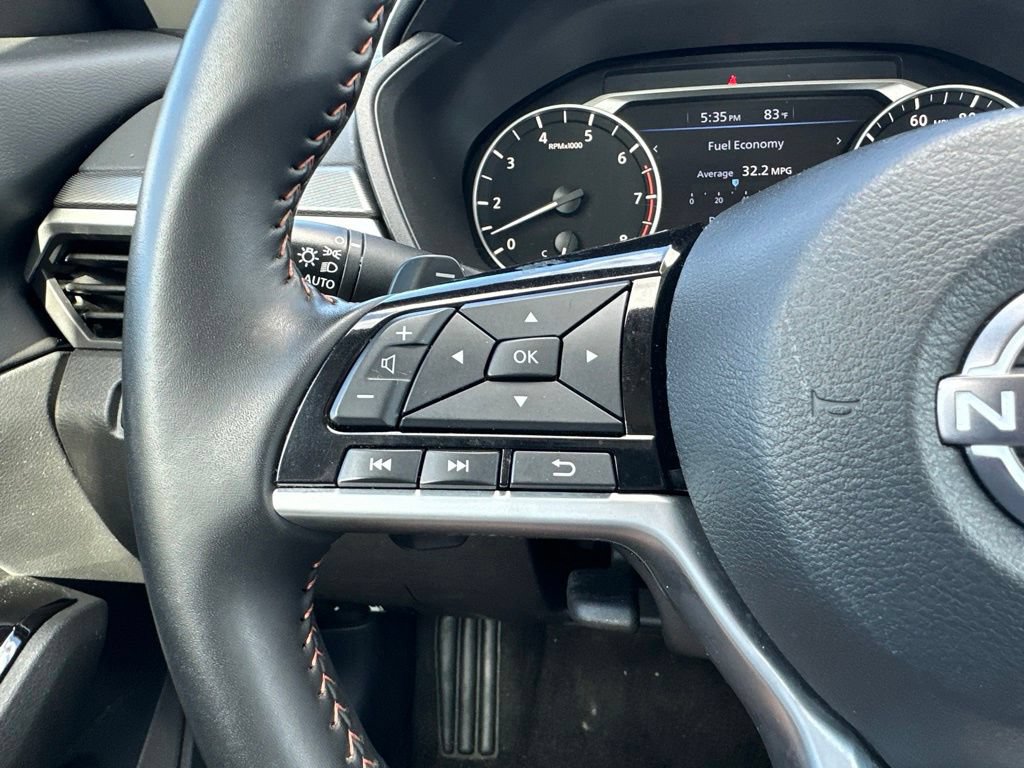 Used 2025 Nissan Altima 2.5 SR AWD/4WD image 19