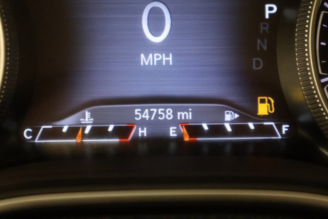 Used 2020 Jeep Cherokee Trailhawk w/ Cold Weather Group AWD/4WD image 16