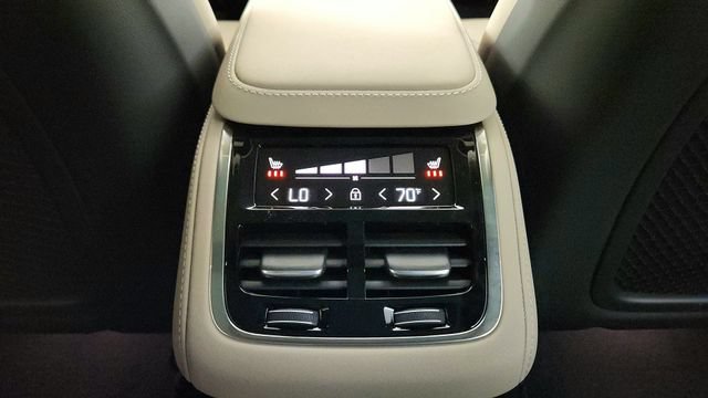 New 2026 Volvo XC90 T8 Plus w/ Protection Package AWD/4WD image 32