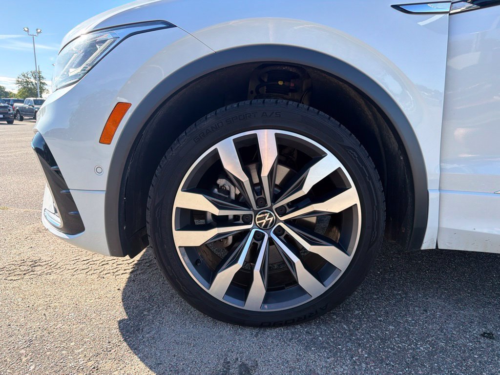 Used 2022 Volkswagen Tiguan SEL R-Line AWD/4WD image 39