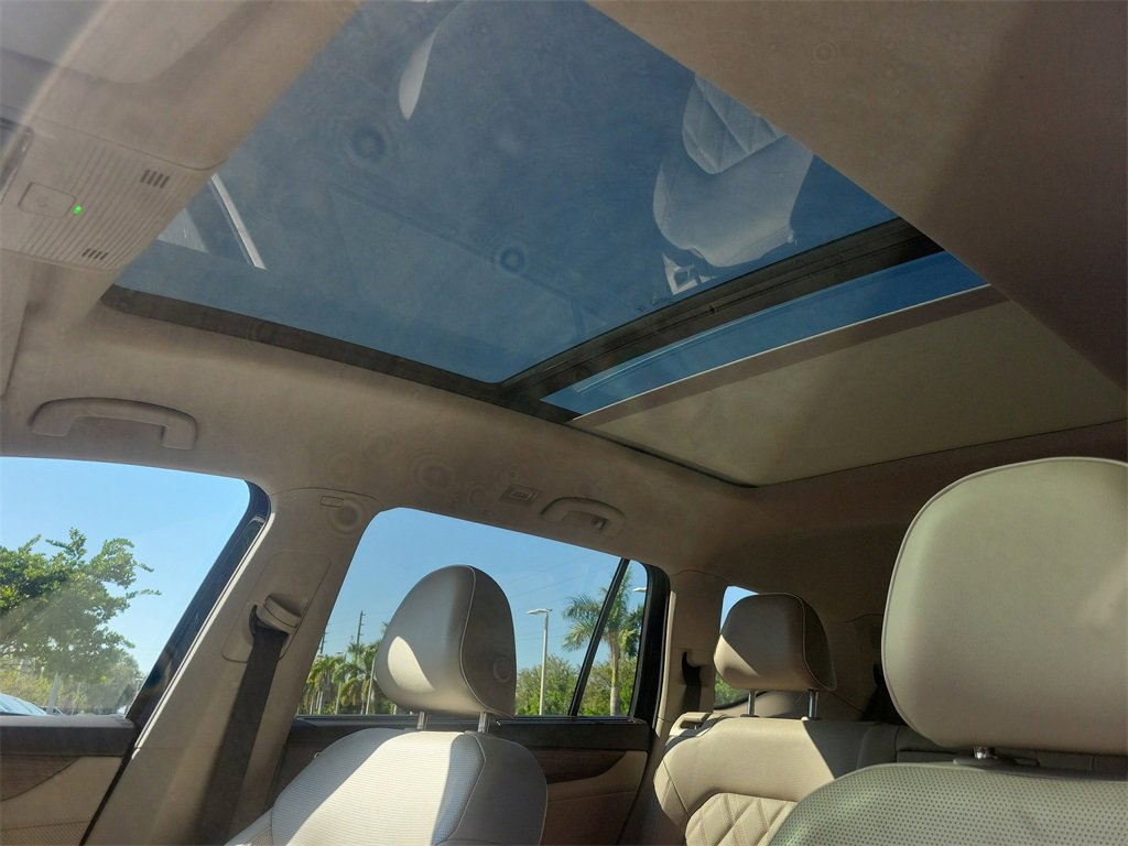 Used 2024 Volkswagen Atlas SEL Premium R-Line image 32