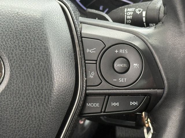 Used 2022 Toyota Camry SE FWD image 13