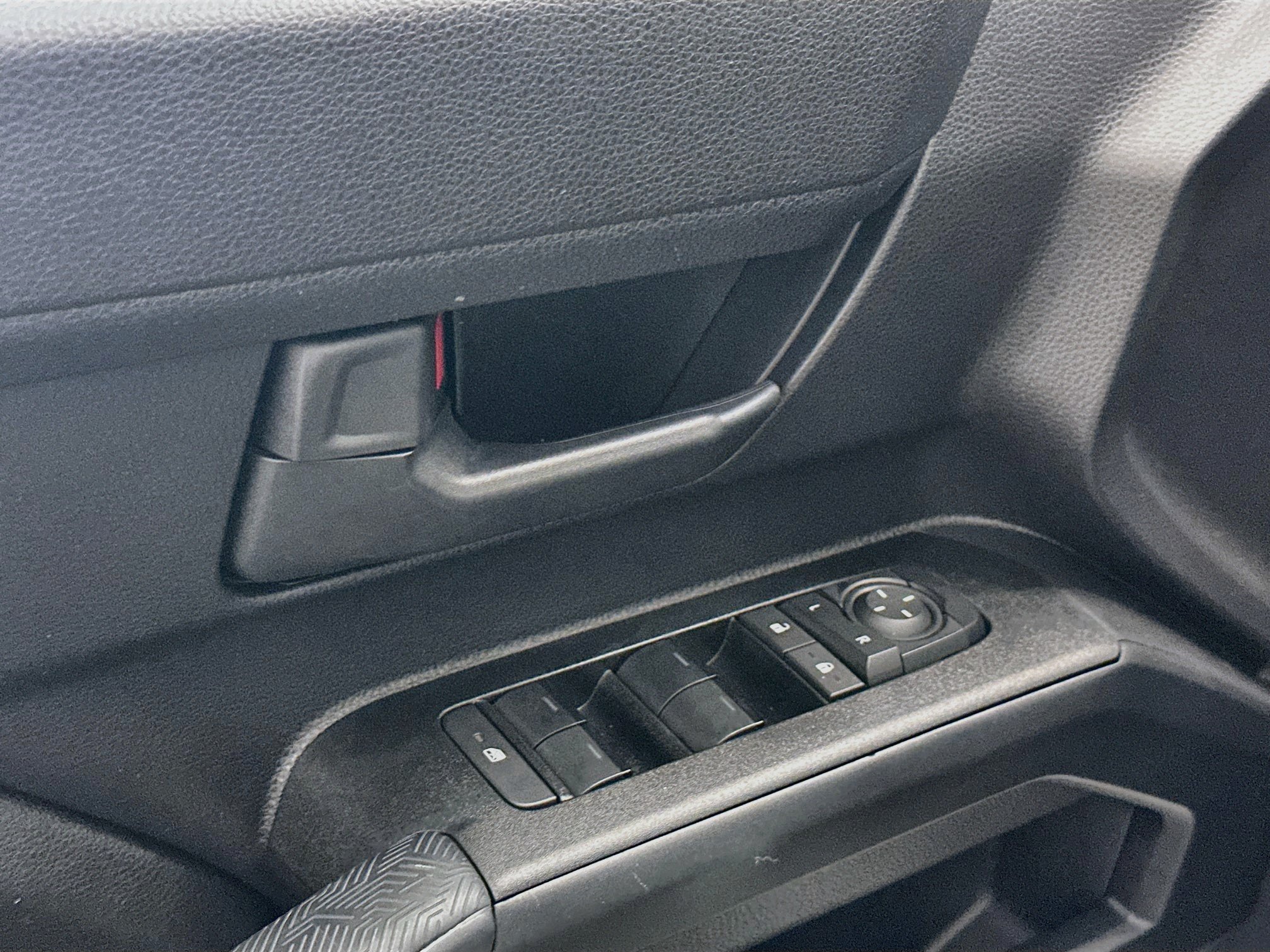 Used 2025 Toyota 4Runner SR5 AWD/4WD image 15