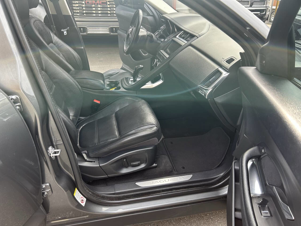 Used 2018 Jaguar E-PACE S image 20