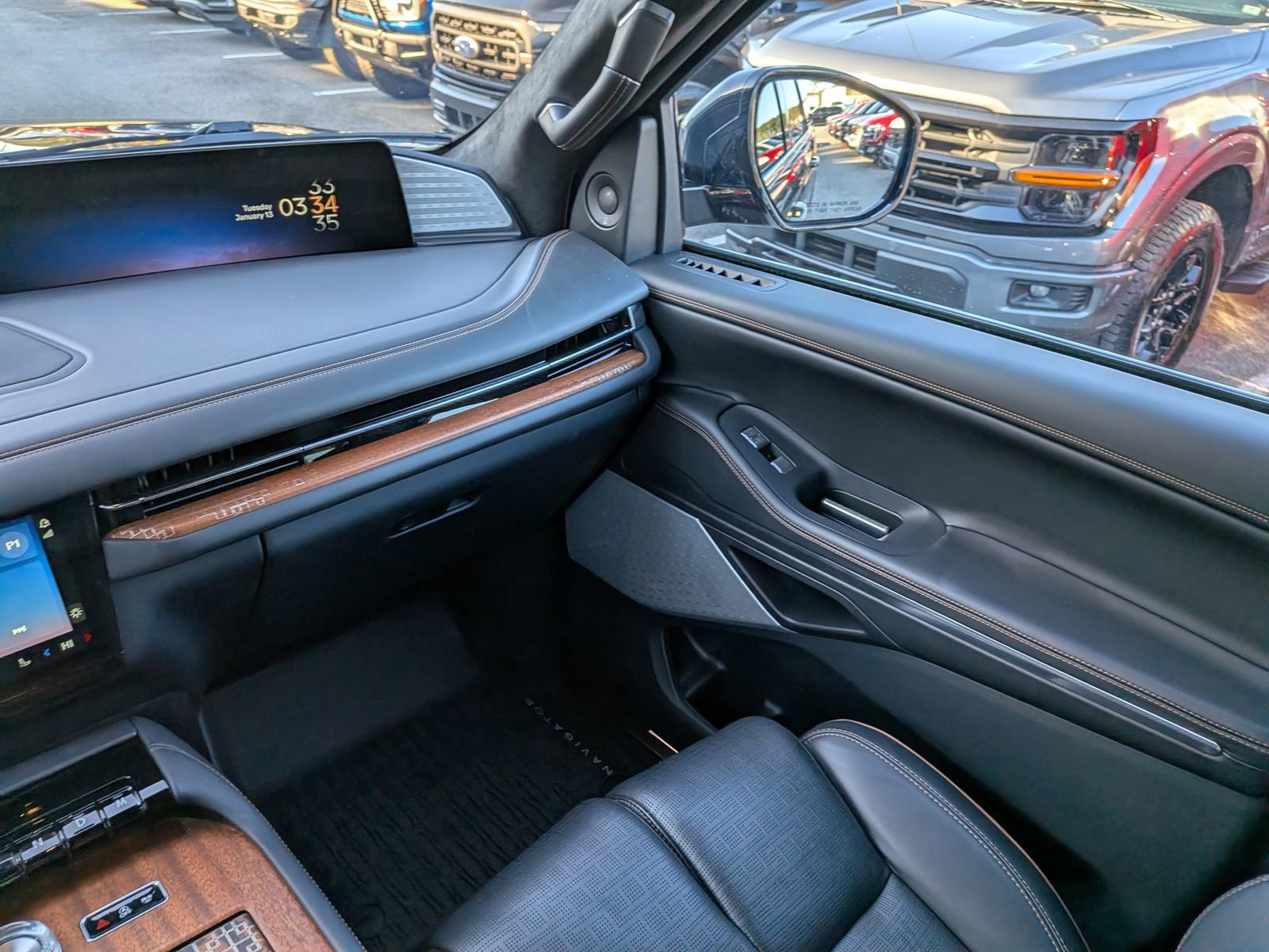 Used 2025 Lincoln Navigator Black Label image 21