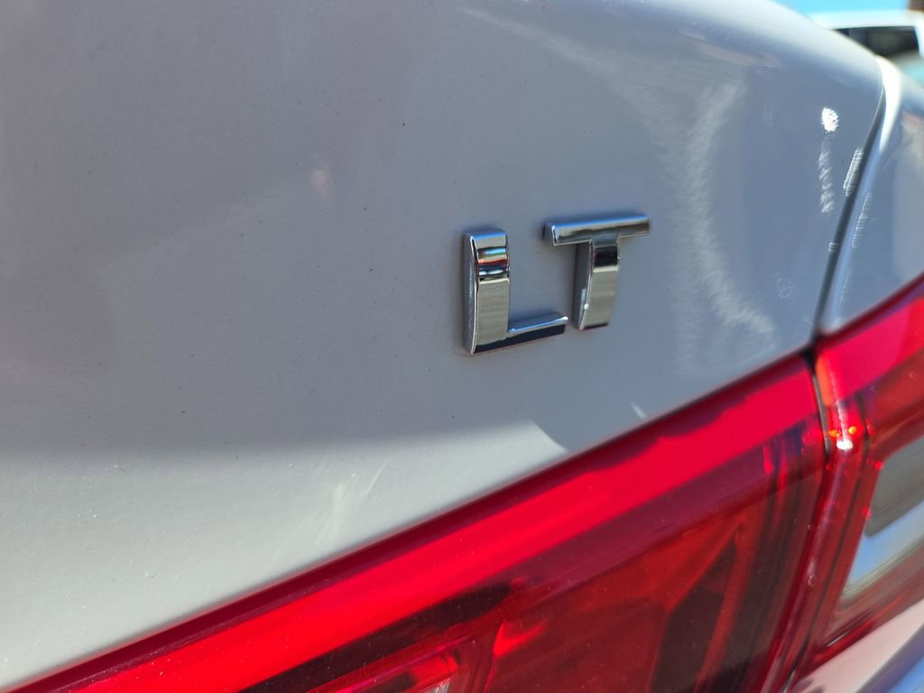 Used 2016 Chevrolet Malibu LT image 25