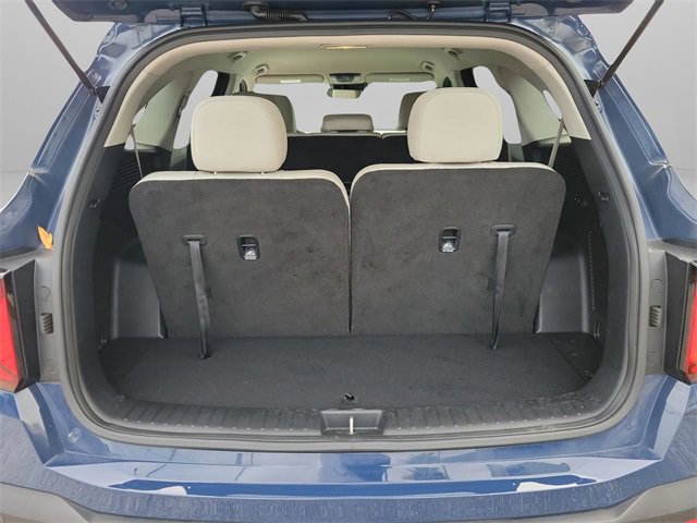 Used 2025 Kia Sorento S image 8