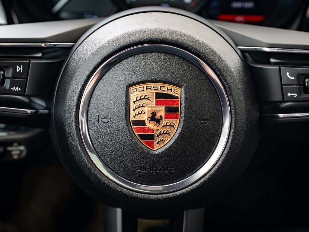 Used 2025 Porsche Macan image 26