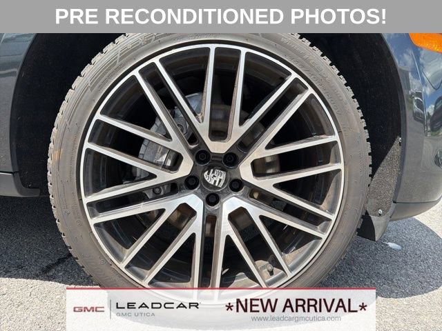 Used 2023 Porsche Macan Turbo AWD/4WD image 12