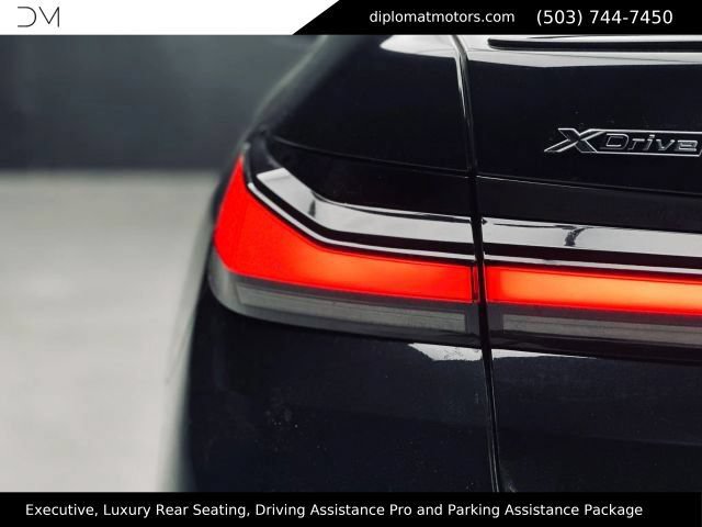 Used 2023 BMW 760i xDrive w/ Executive Package AWD/4WD image 15