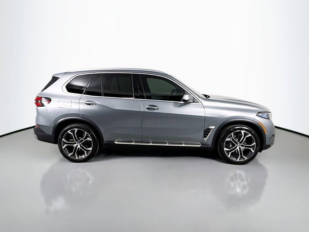Used 2026 BMW X5 sDrive40i w/ Executive Package image 4