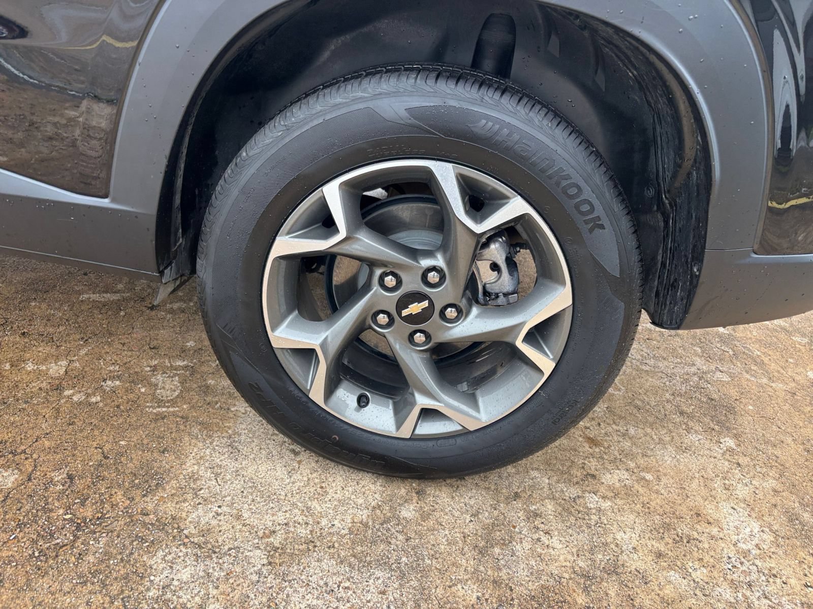 Used 2025 Chevrolet Trax LT FWD image 24