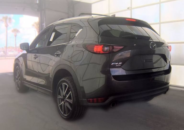 Used 2018 MAZDA CX-5 Touring w/ Preferred Equipment Package AWD/4WD image 4