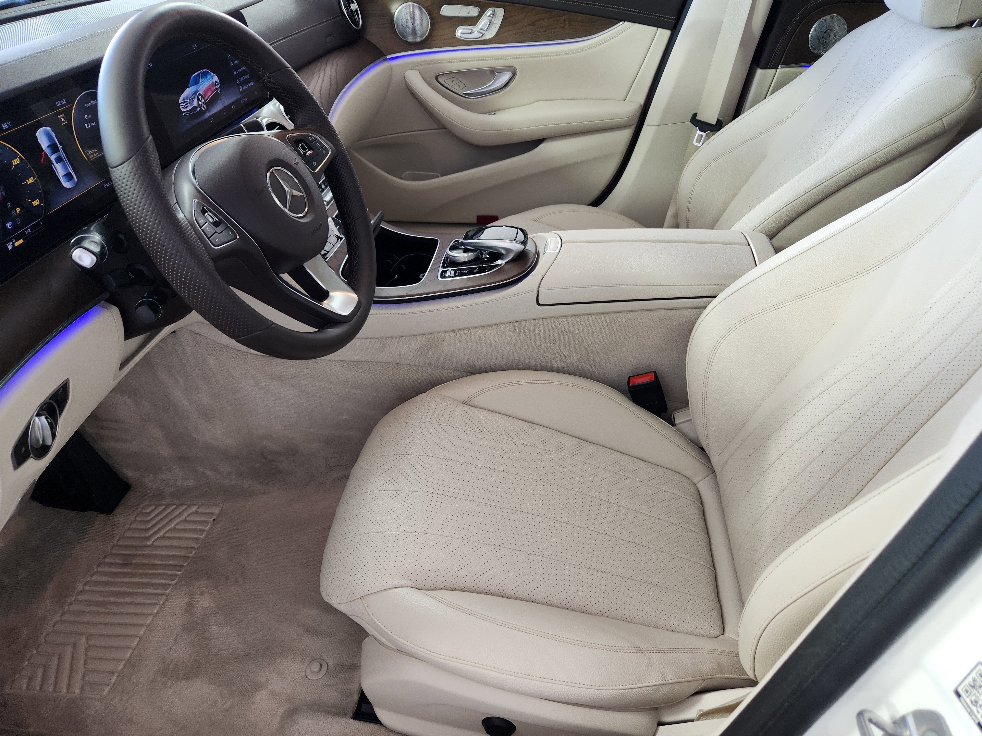 Used 2018 Mercedes-Benz E 300 4MATIC image 12