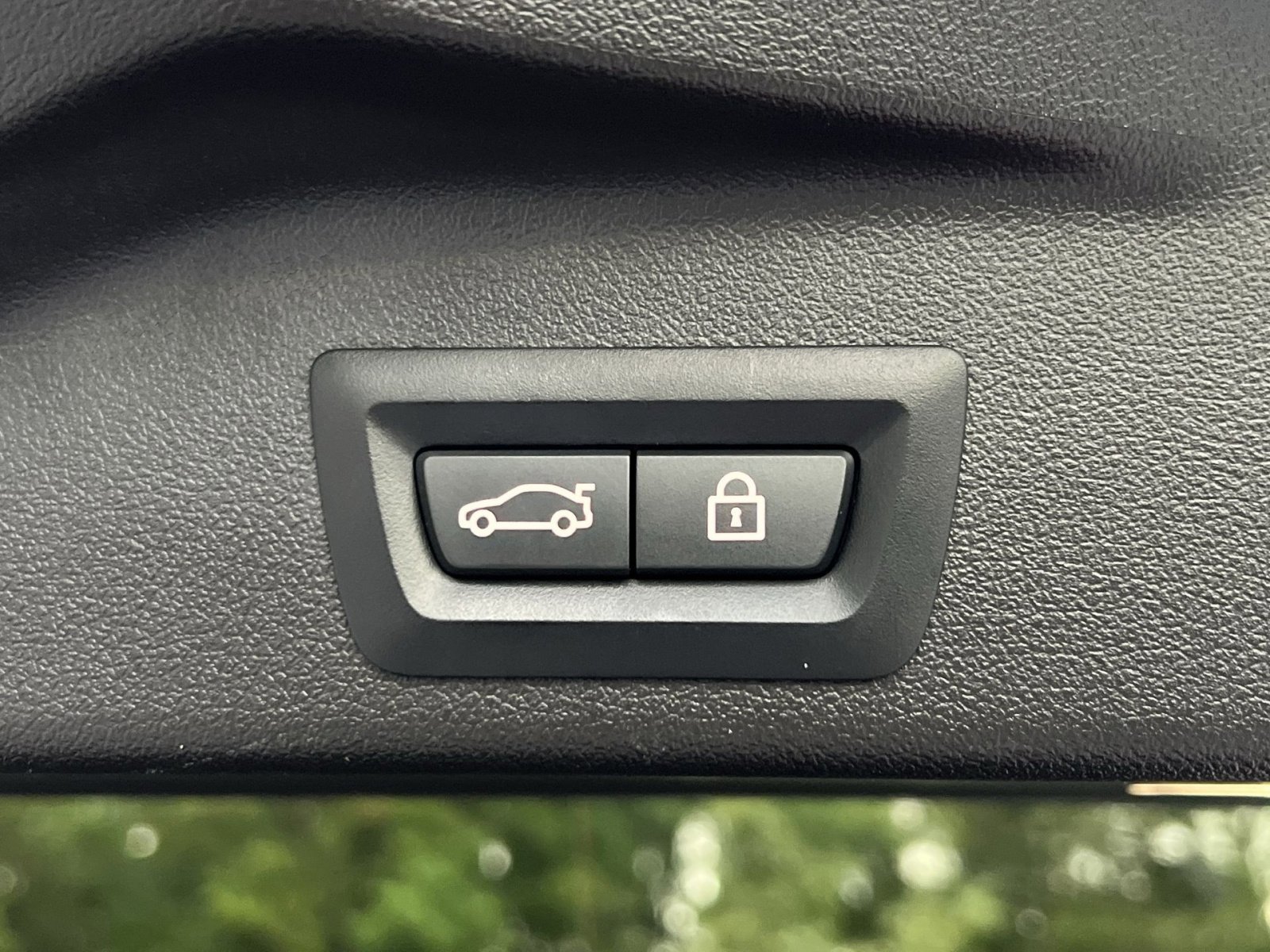 Used 2022 BMW X5 xDrive40i w/ Parking Assistance Package image 25