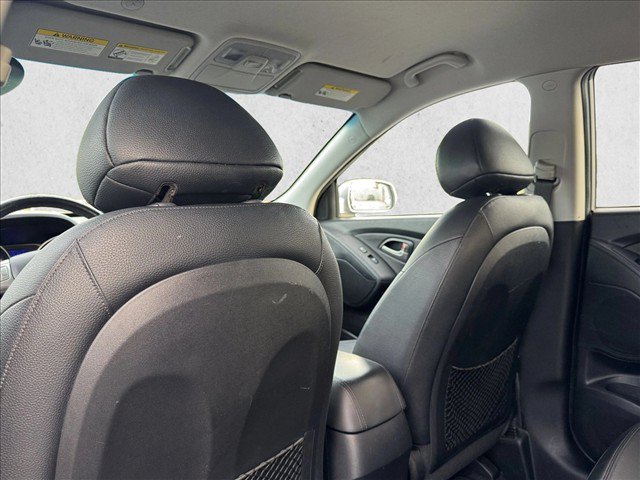 Used 2011 Hyundai Tucson GLS w/ Navigation Pkg 2 AWD/4WD image 26