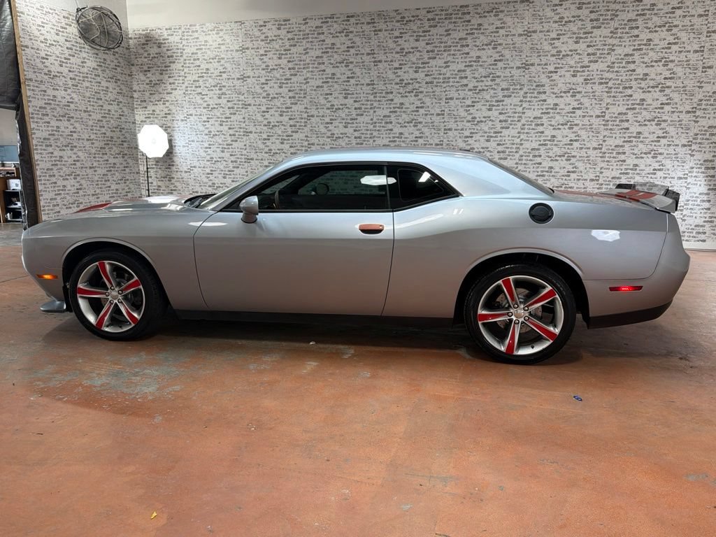 Used 2016 Dodge Challenger SXT w/ Super Sport Group (SS/T) RWD image 4