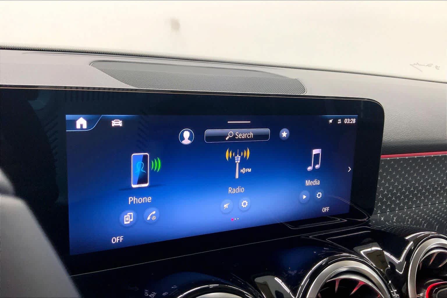 New 2026 Mercedes-Benz GLB 250 image 25