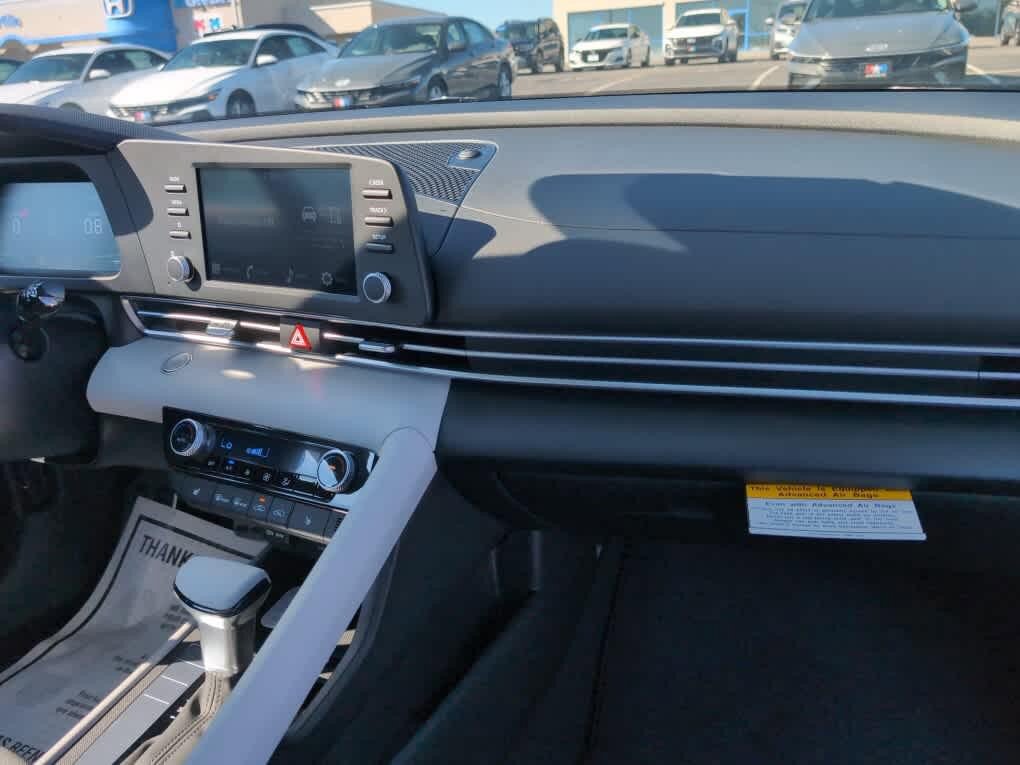 New 2026 Hyundai Elantra SEL Sport FWD image 14