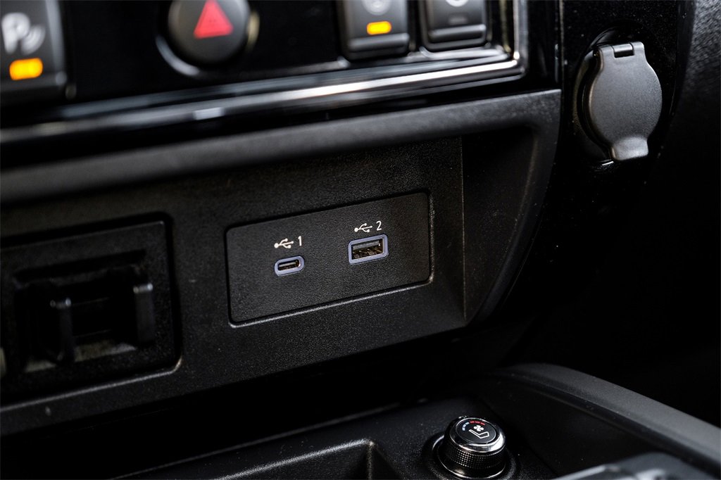 Used 2020 Nissan Titan Platinum Reserve w/ Moonroof Package image 28